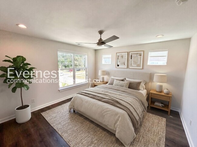 Building Photo - Limited Time Special Offer / 2 Bed/2.5 Bath Townhome with Off-Street Parking / Pet-Friendly / Ava...