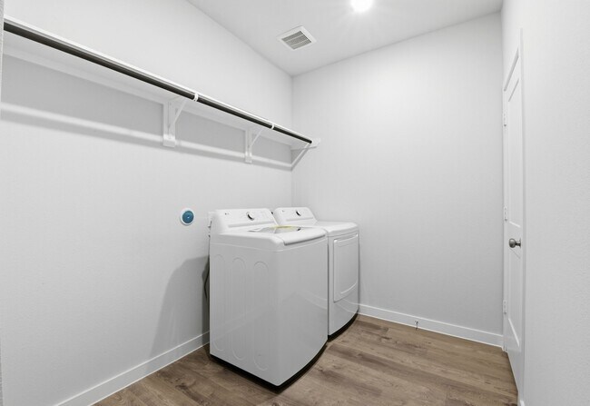 Building Photo - 4011 Ancient Honor Dr