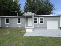 Building Photo - 3514 N Hartford Ave