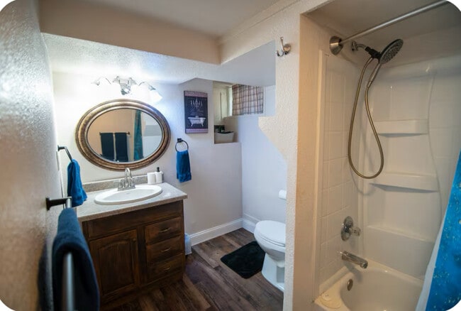 Building Photo - 205 S Washington St