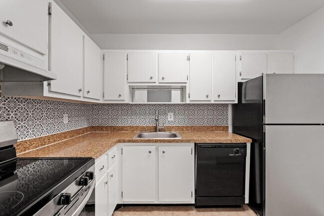 Building Photo - 7831 SW 56th St