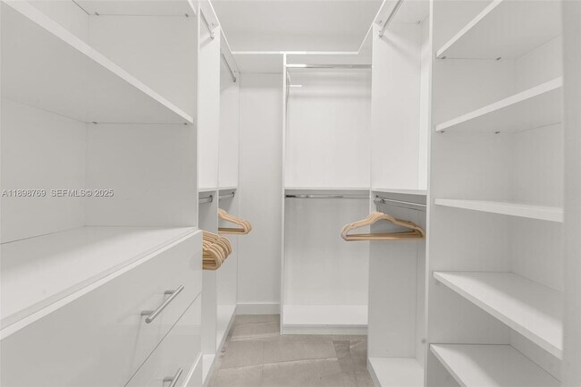 Building Photo - 16 Island Ave