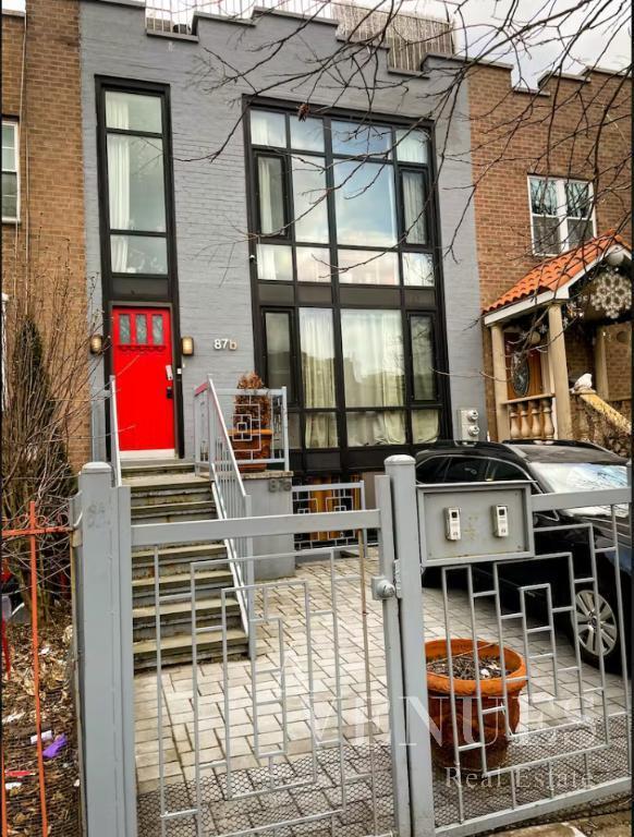 Building Photo - Beaver Street