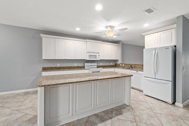 Building Photo - 2087 SE Wild Meadow Cir