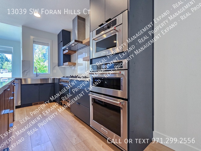 Building Photo - 13039 SW Foran Hills Ct