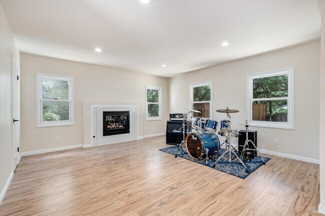 Building Photo - 9342 Chalk Hill Rd