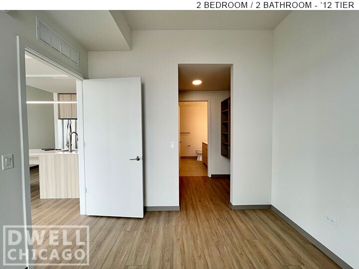 Building Photo - 503 S Damen Ave