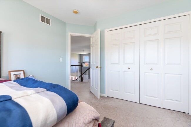 Building Photo - 9 Lake Plumleigh Ct