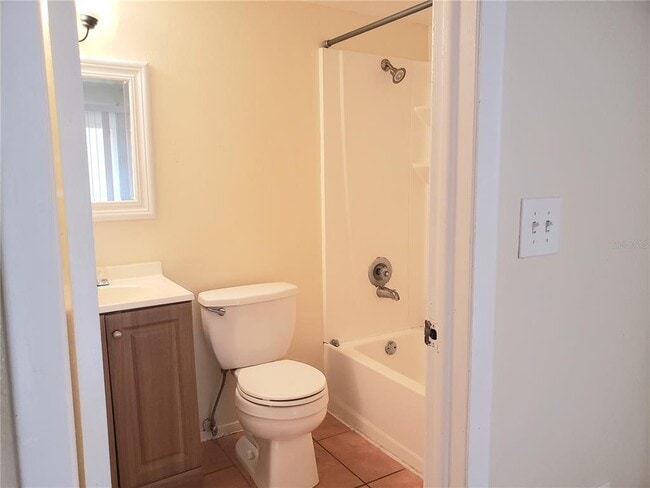 Building Photo - 7100 Waterside Dr