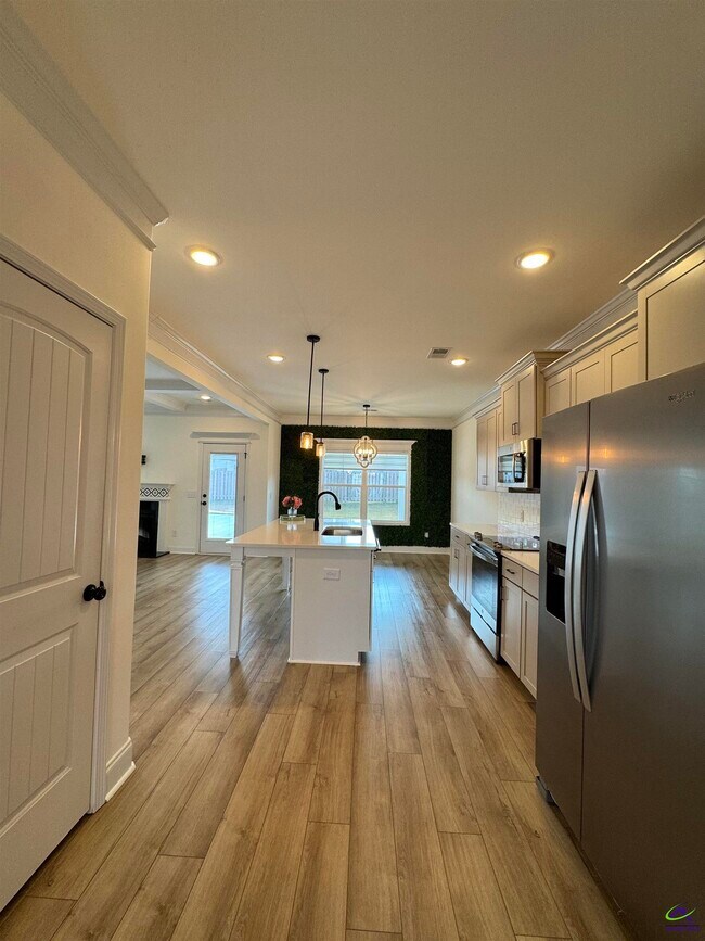 Building Photo - 805 Harley Farms Dr