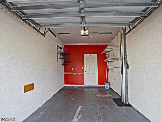 Building Photo - 3647 Pine Oak Cir