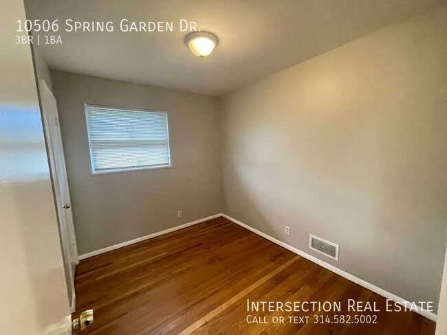 Building Photo - 10506 Spring Garden Dr