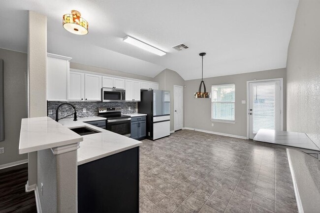 Building Photo - 13237 Pine Needle St