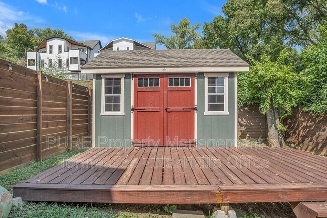 Building Photo - 3212A Lincoln Ave