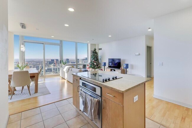 Building Photo - 737 W Washington Blvd