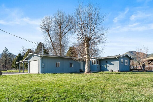 Building Photo - 255 Foots Creek Rd