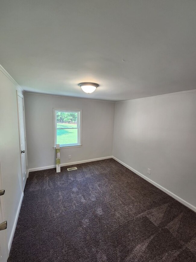 Building Photo - Apex-Durham /3BR Jordan Lake House