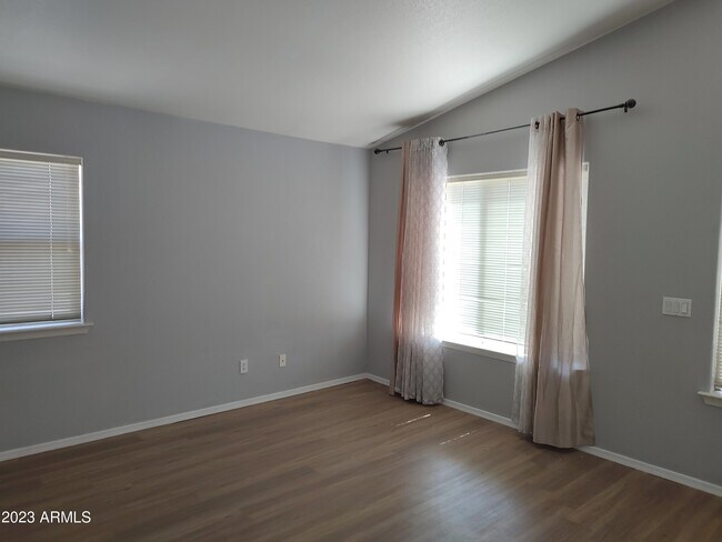 Building Photo - 7810 W Solano Dr N