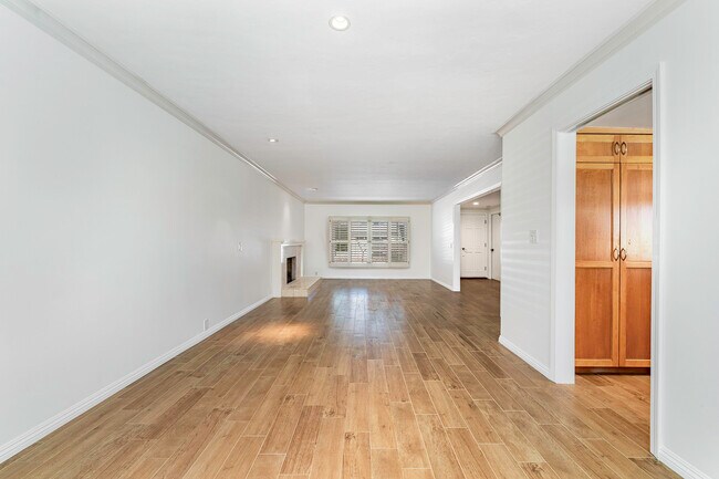 Building Photo - 4456 Candleberry Ave