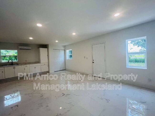 Building Photo - 8170 State Rd 60