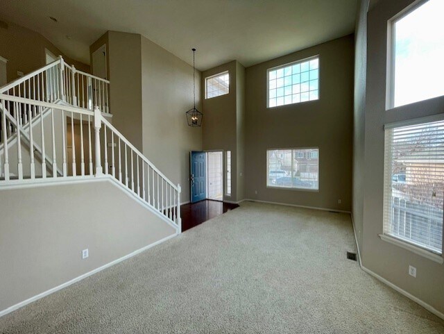 Building Photo - 5914 S Ukraine St