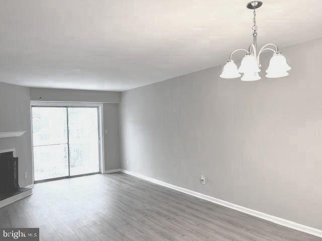 Building Photo - 3179 Summit Square Dr