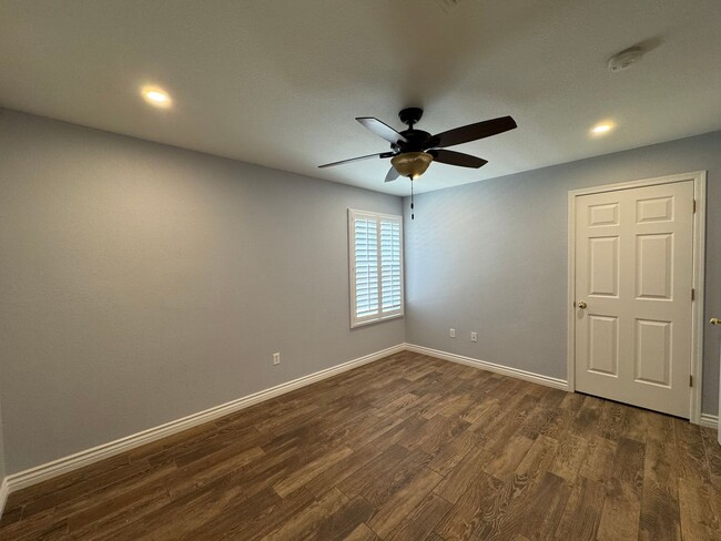 Building Photo - Welcome Home!!