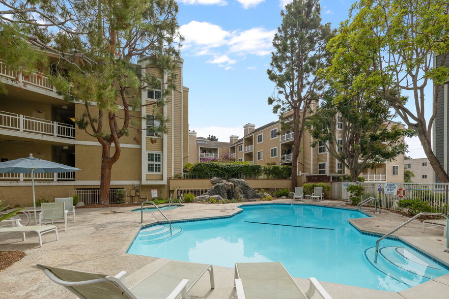 Pool - 8505 Gulana Ave