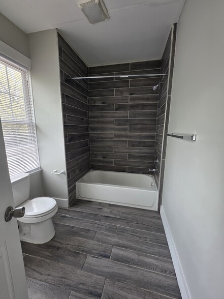 Building Photo - 357 Whalley Ave