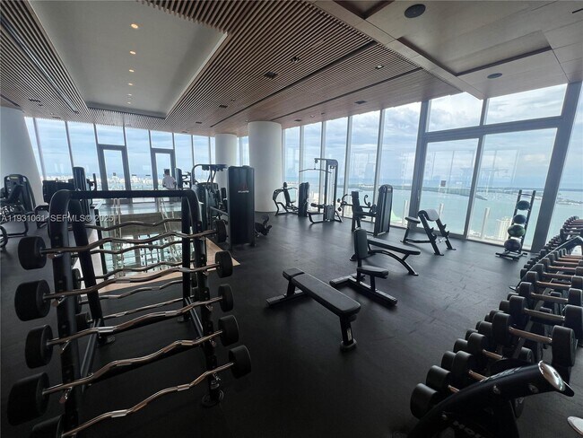 Building Photo - 300 Biscayne Blvd Way