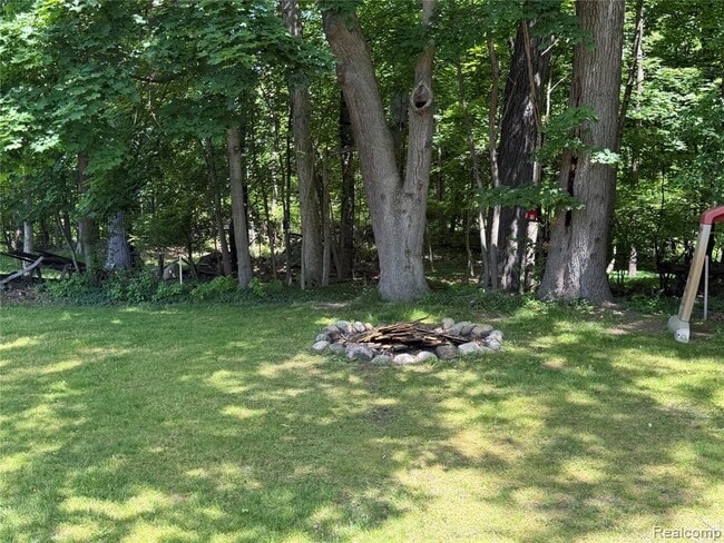 Building Photo - 8427 Carols Dr
