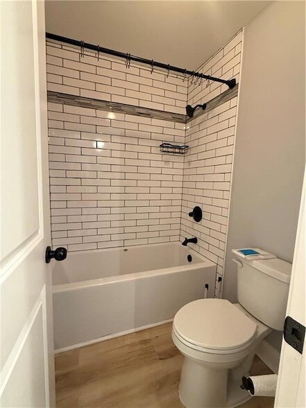 Building Photo - 619 Lavoisier St