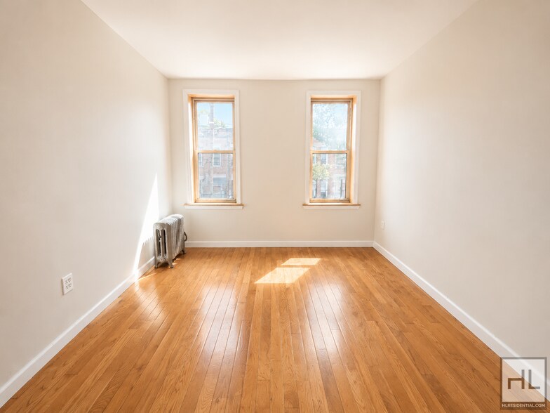 Building Photo - GRANT AVENUE