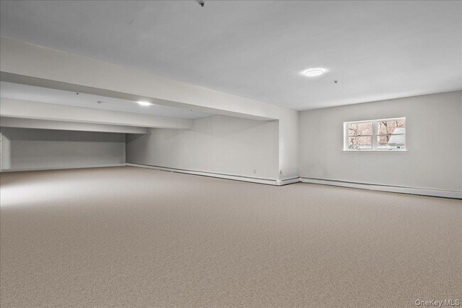 Building Photo - 23 Medford Ln