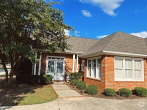 Building Photo - 4205 Vestview Cir