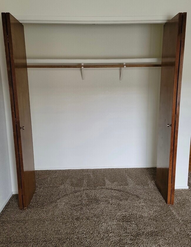 Building Photo - 930 N Indiana St