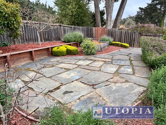 Building Photo - Bright Sunny 3-Bedroom House in Rio Del Mar