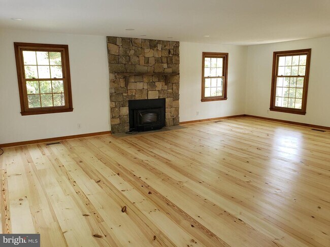 Building Photo - 70 Elk Run Estates Dr