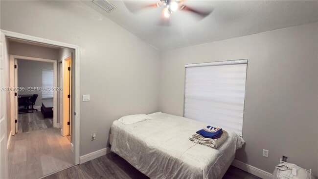 Building Photo - 2006 SE 14th Ct