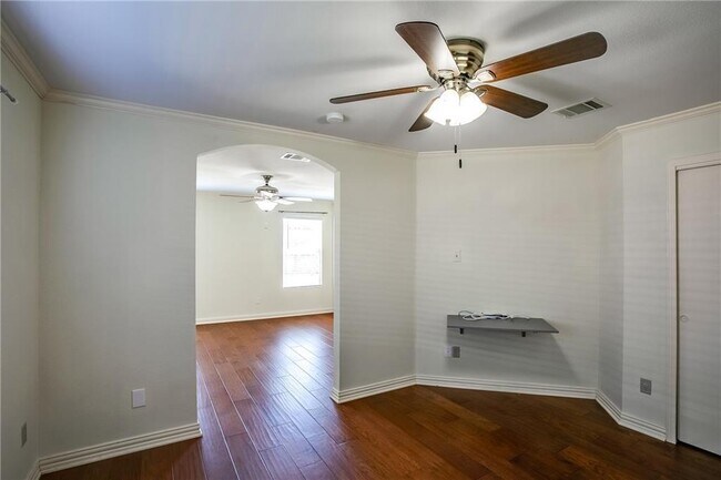 Building Photo - 122 Quail Hollow Dr