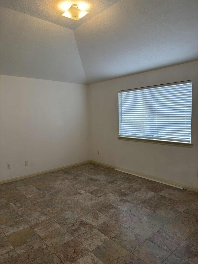 Building Photo - 17210 Valemist Ct