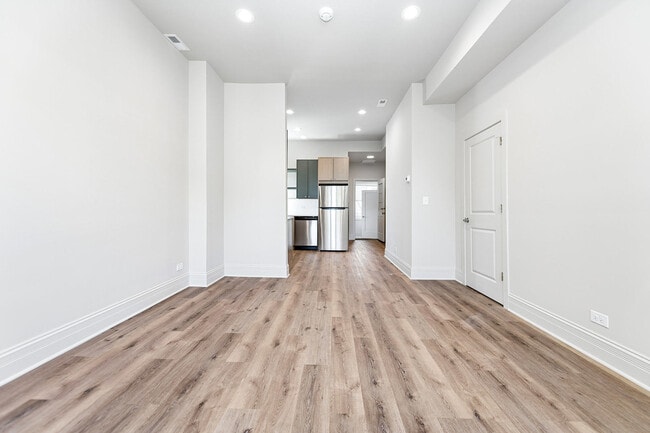 Building Photo - 1238 N Artesian Ave