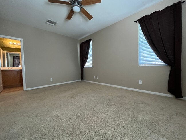 Building Photo - 2 BED / 2 BA - ALL APPLIANCES - COMMUNITY ...