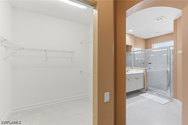 Building Photo - 800 Carrick Bend Cir