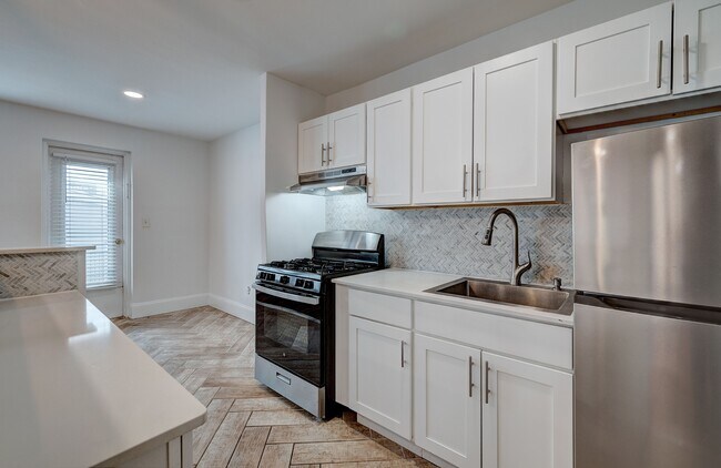 Building Photo - 43 Cottage St