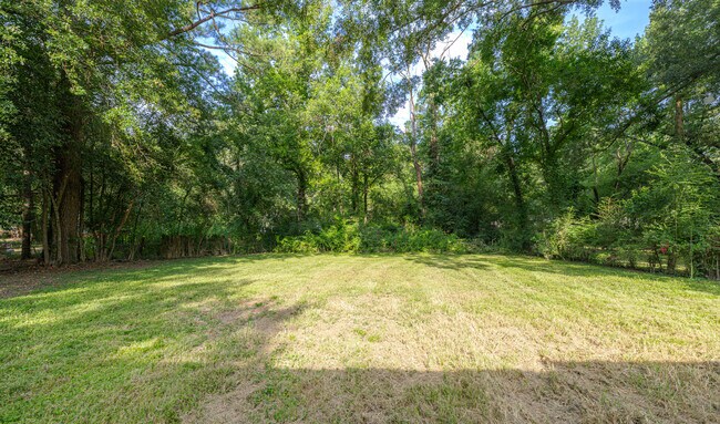 Building Photo - Oak Forest