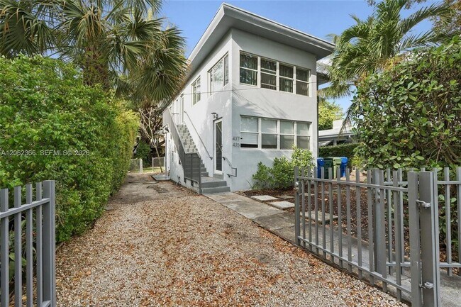 Building Photo - 435 NE 69th St