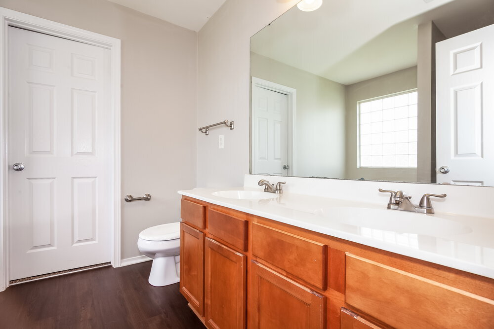 Building Photo - 9606 Hollyburgh Ter