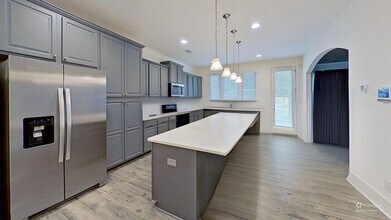 Building Photo - 4 bedroom / 3.5 bath home in Ravenel, SC