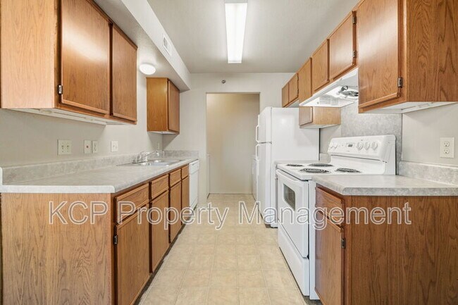 Building Photo - 6400 Massard Rd